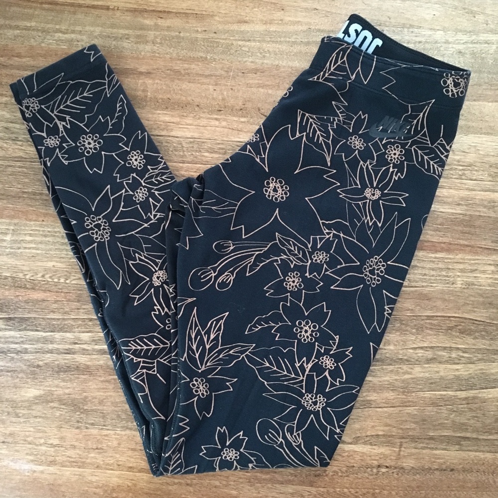 NEW! Nike Leg A See Hawaiian II Black Floral Leggings SMALL Athletic Tropical